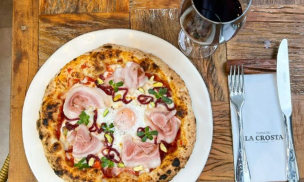 Pizza portuguesa ganha uma nova versão no La Crosta